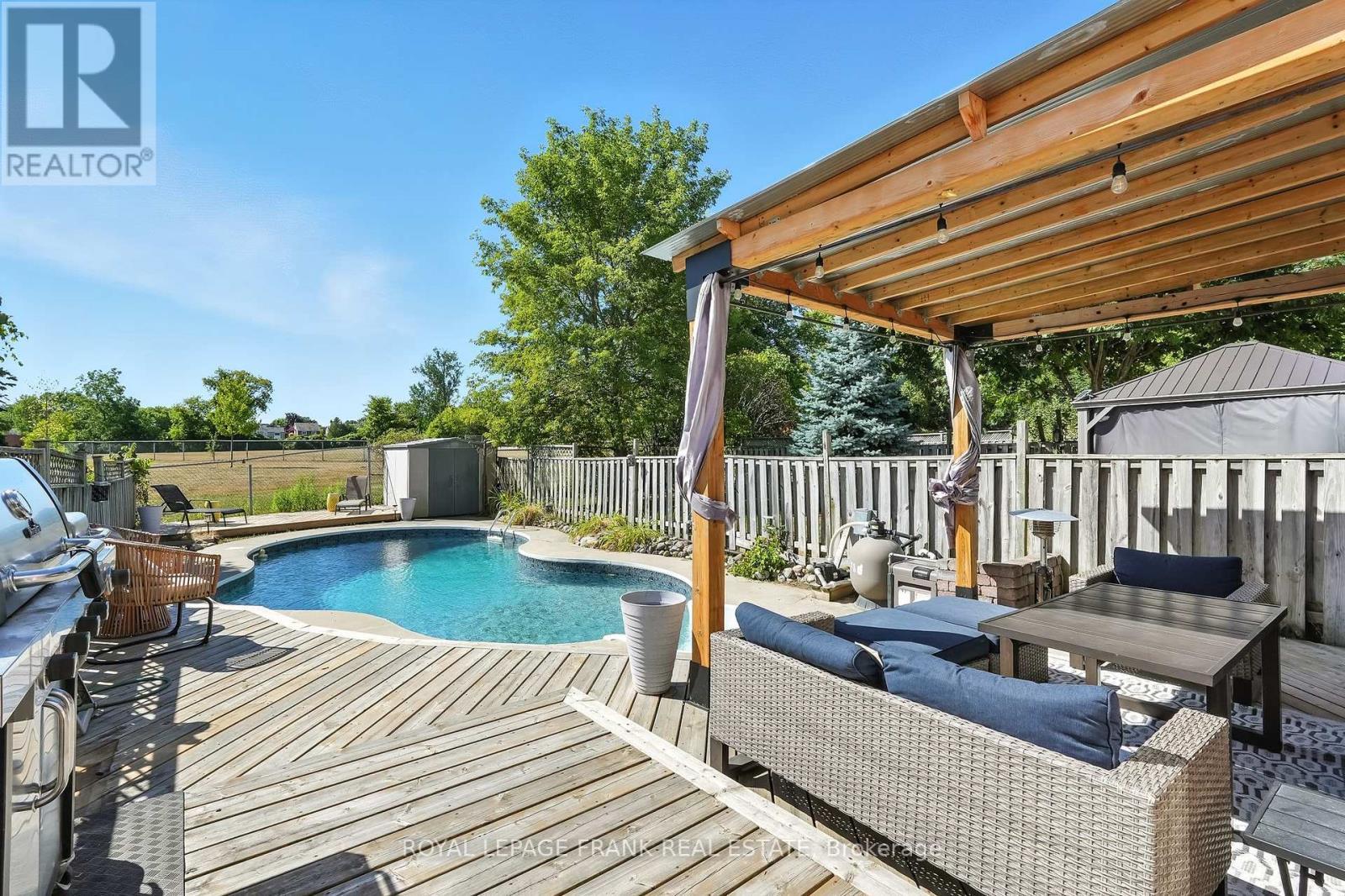 












25 TREWIN LANE

,
Clarington (Bowmanville),




Ontario
L1C4W9

