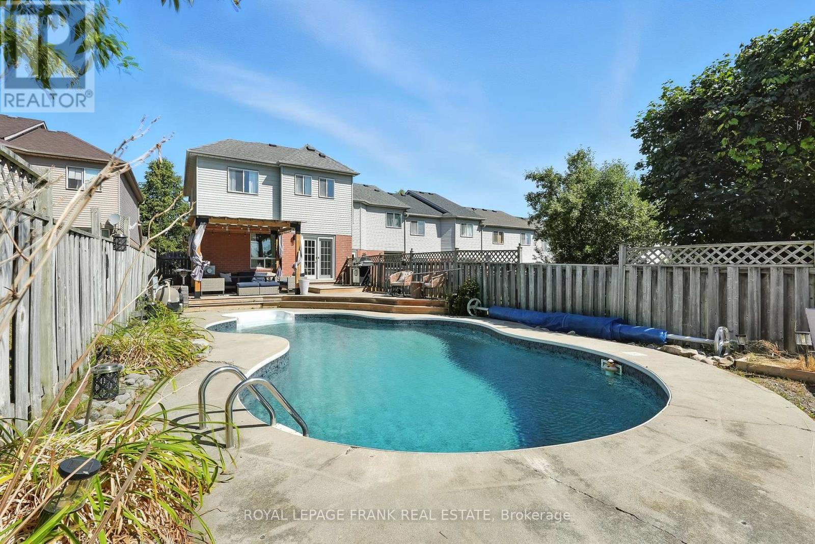 












25 TREWIN LANE

,
Clarington (Bowmanville),




Ontario
L1C4W9

