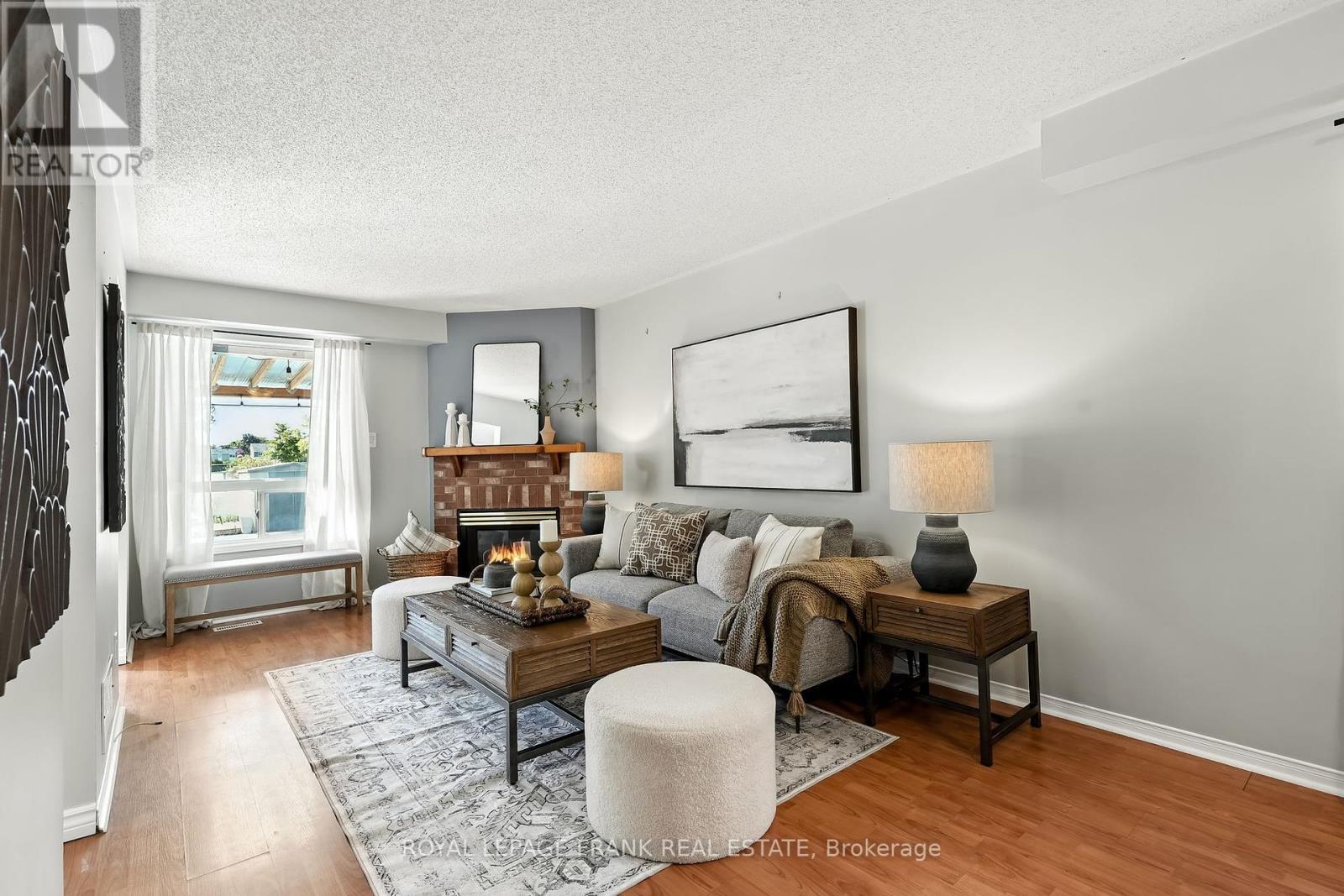 












25 TREWIN LANE

,
Clarington (Bowmanville),




Ontario
L1C4W9

