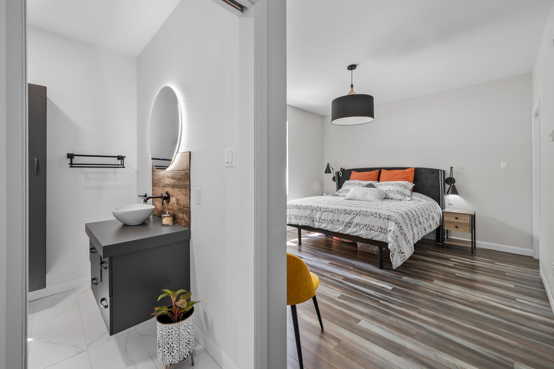 









33


Rue Lajeunesse

,
Sainte-Mélanie,




QC
J0K3A0

