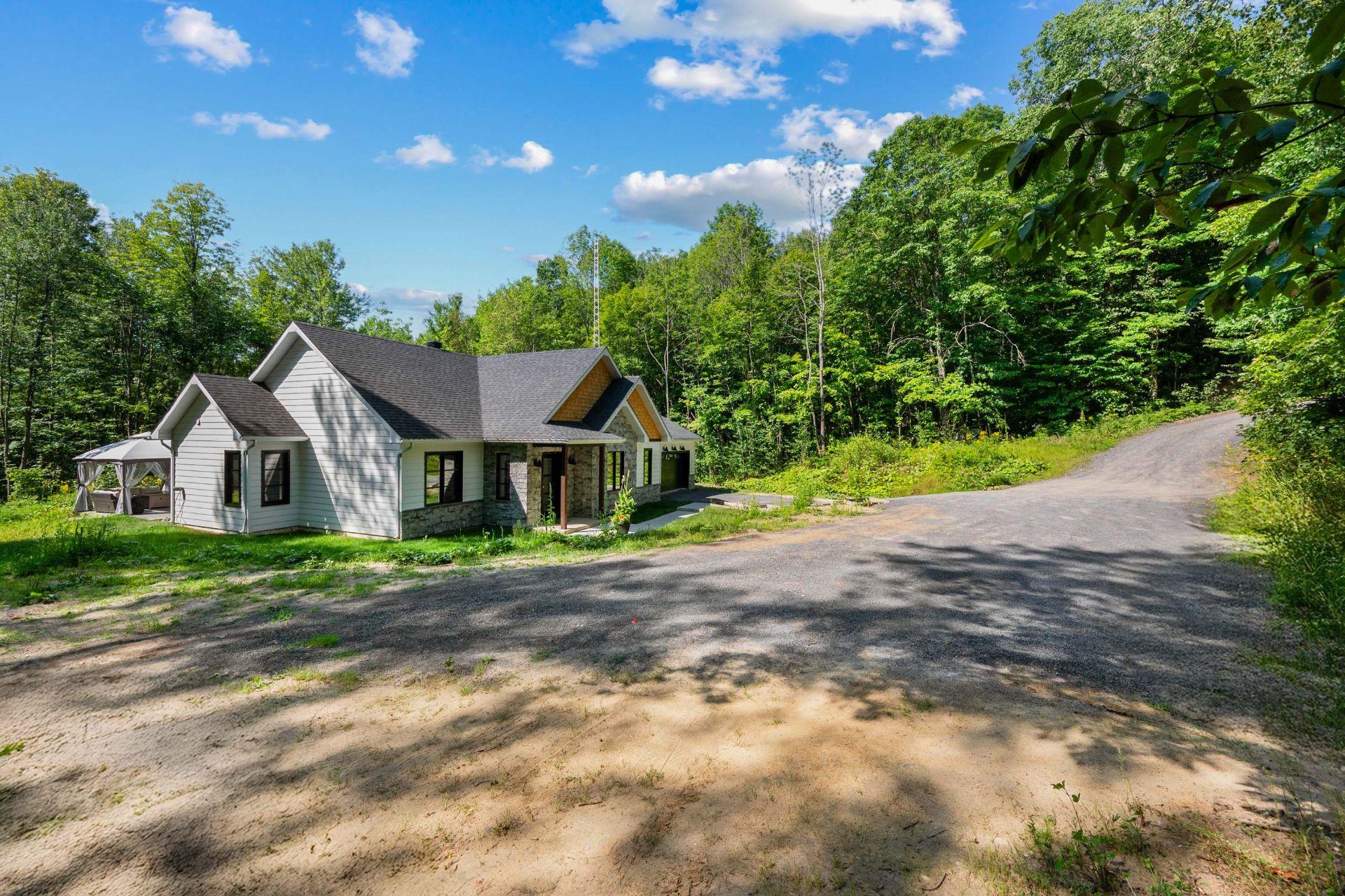 









33


Rue Lajeunesse

,
Sainte-Mélanie,




QC
J0K3A0

