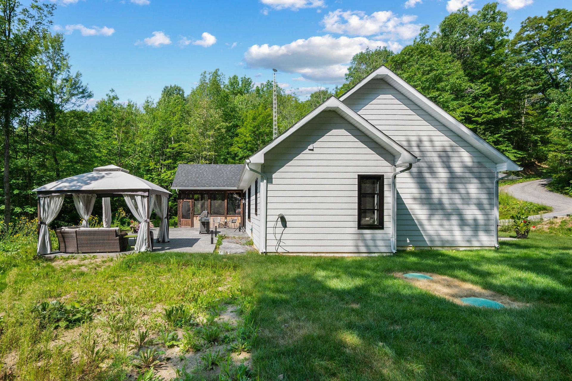 









33


Rue Lajeunesse

,
Sainte-Mélanie,




QC
J0K3A0

