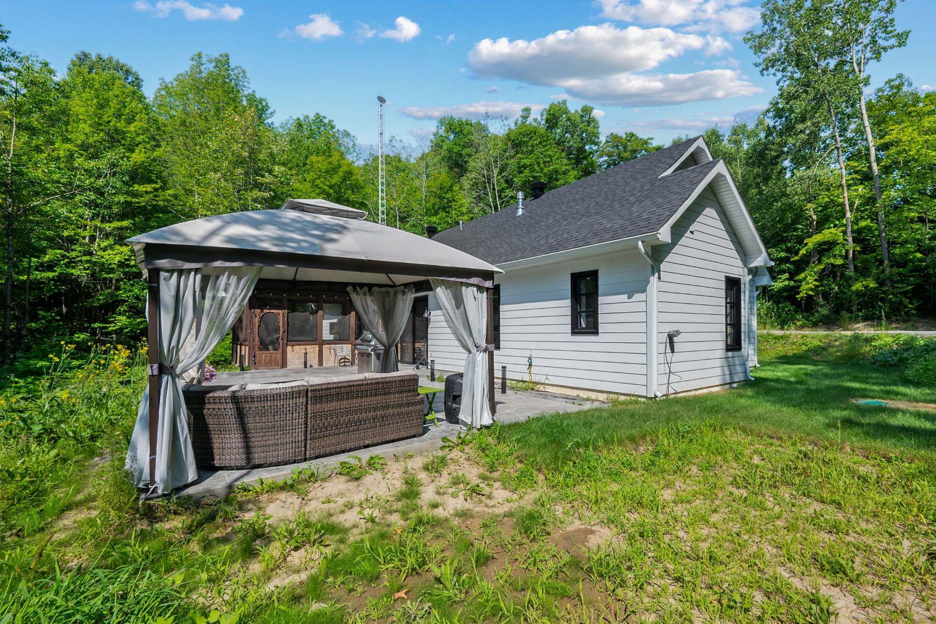 









33


Rue Lajeunesse

,
Sainte-Mélanie,




QC
J0K3A0

