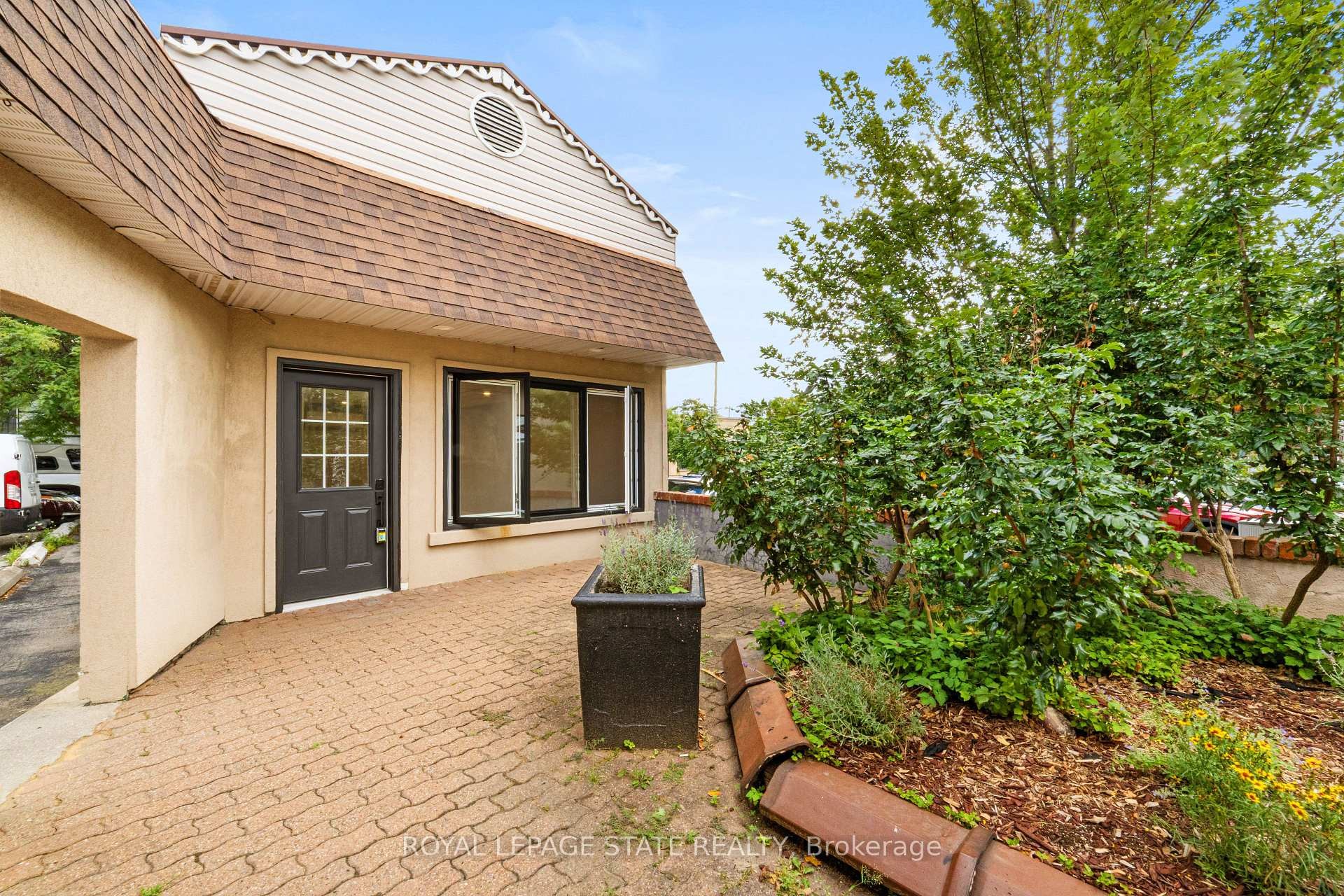 









19


Main

Street South, 3,
Hamilton,




ON
L0R 2H0

