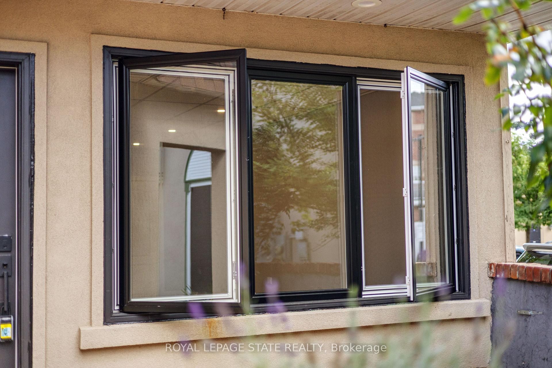 









19


Main

Street South, 3,
Hamilton,




ON
L0R 2H0

