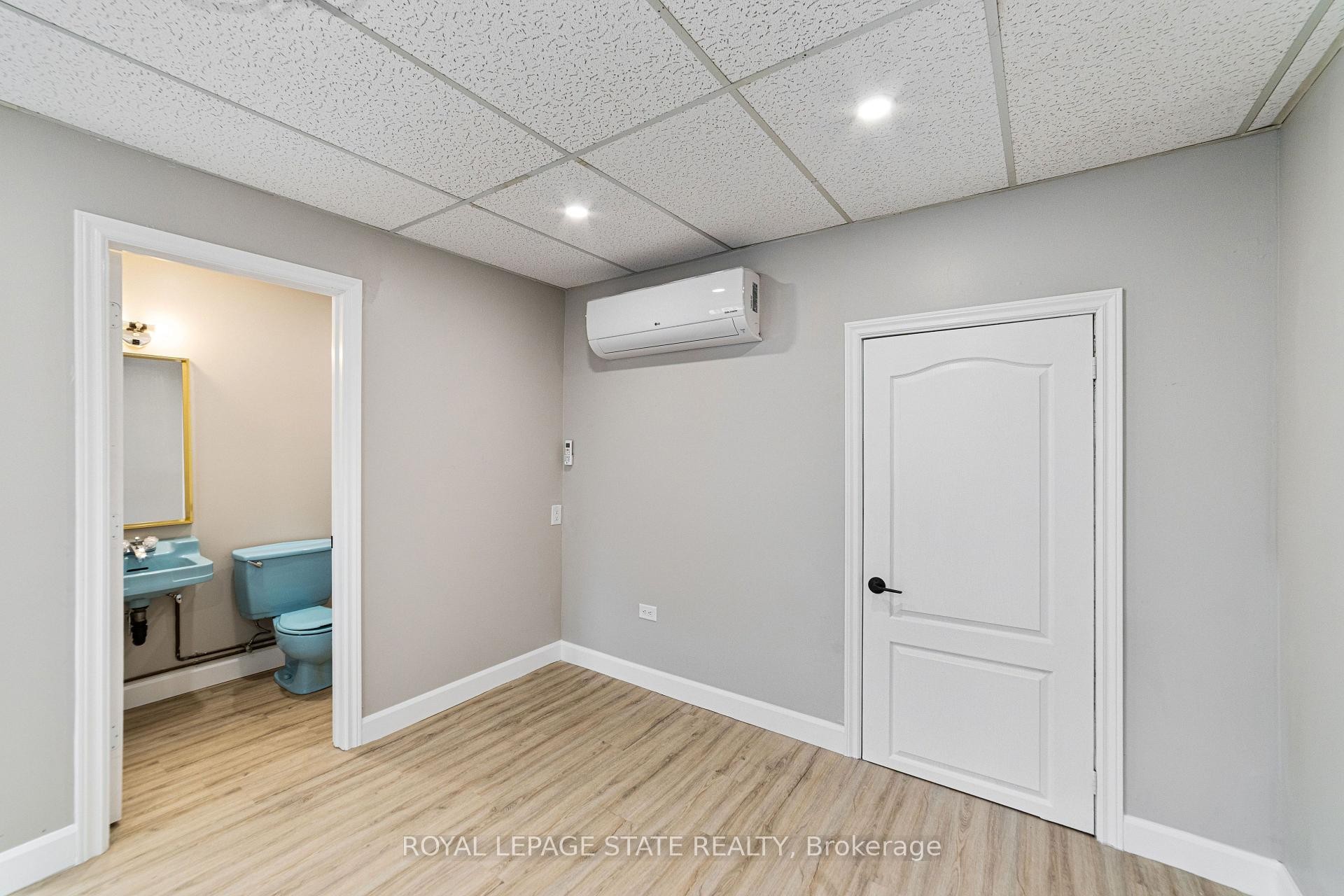 









19


Main

Street South, 3,
Hamilton,




ON
L0R 2H0

