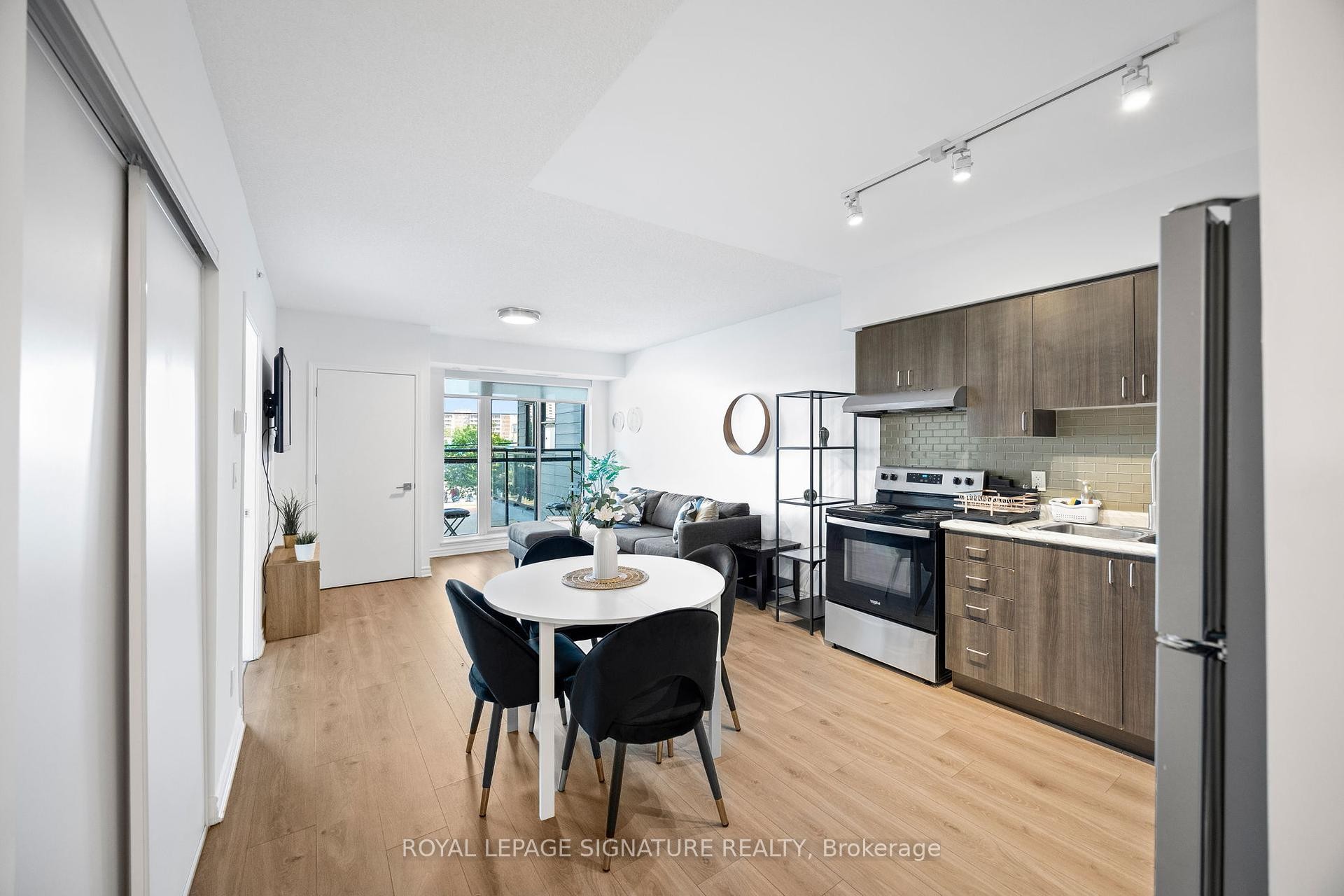 









1


Falaise

Road, 214,
Toronto,




ON
M1E 0B9

