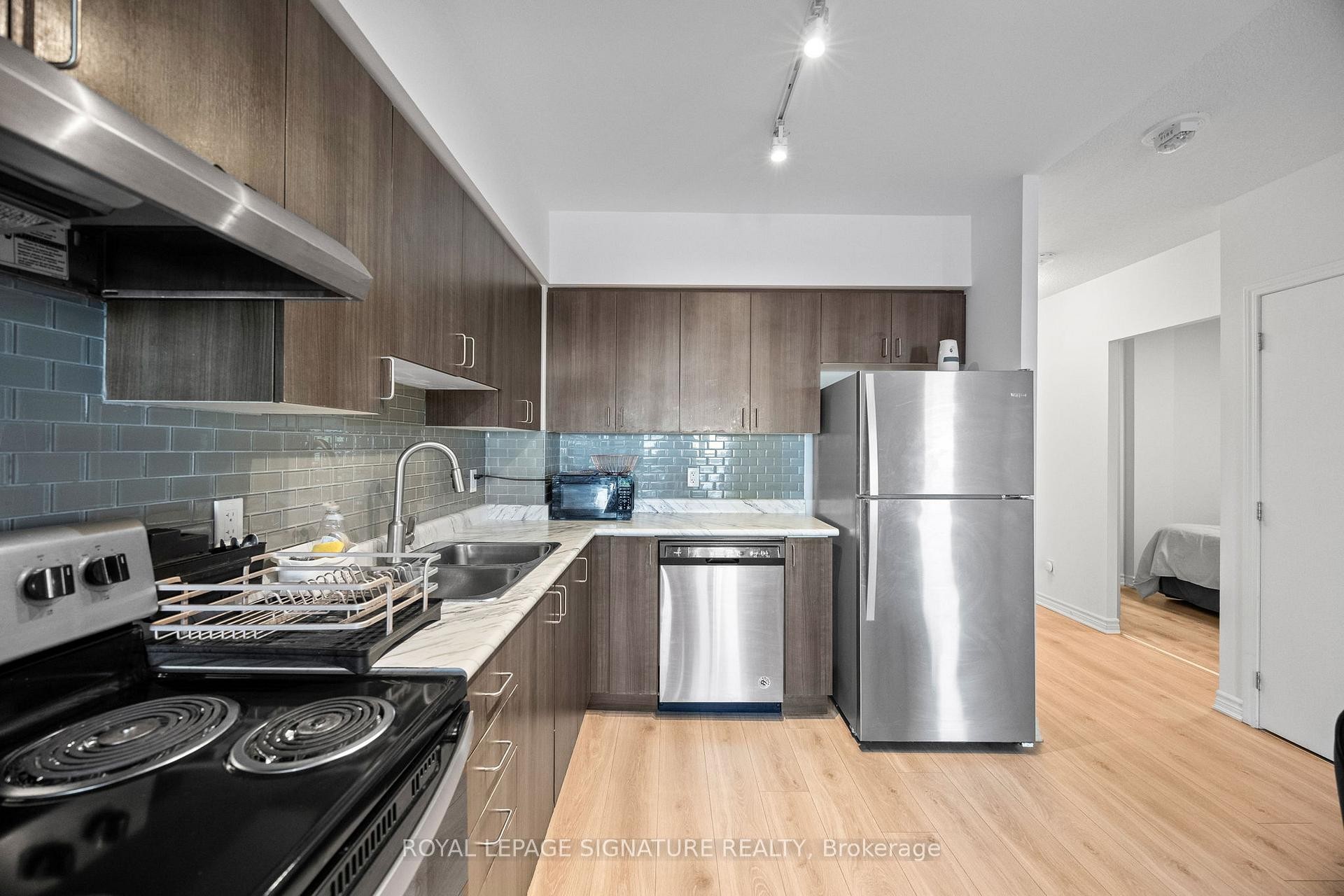 









1


Falaise

Road, 214,
Toronto,




ON
M1E 0B9

