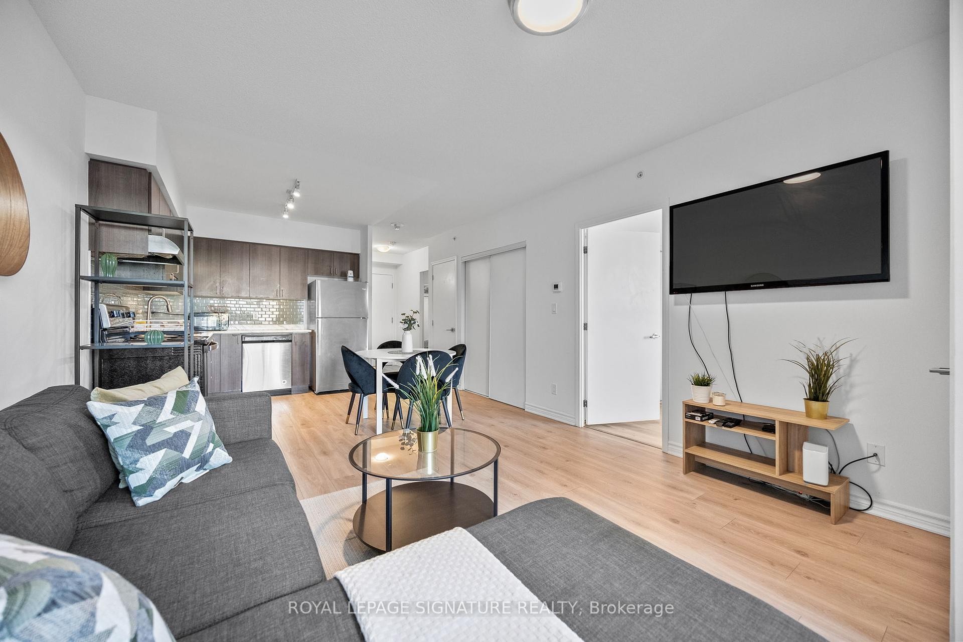 









1


Falaise

Road, 214,
Toronto,




ON
M1E 0B9

