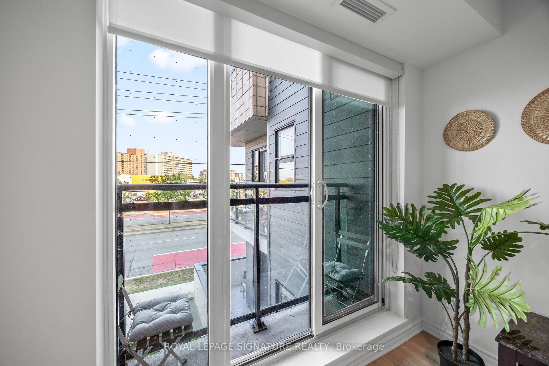 









1


Falaise

Road, 214,
Toronto,




ON
M1E 0B9

