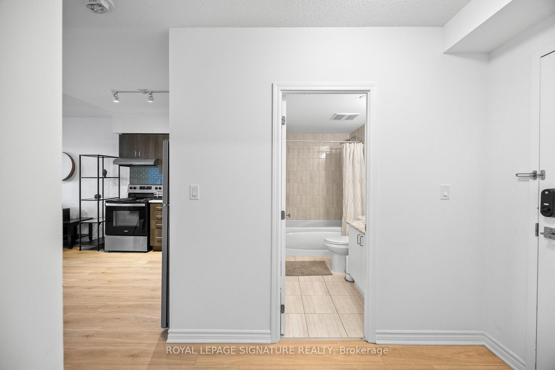 









1


Falaise

Road, 214,
Toronto,




ON
M1E 0B9

