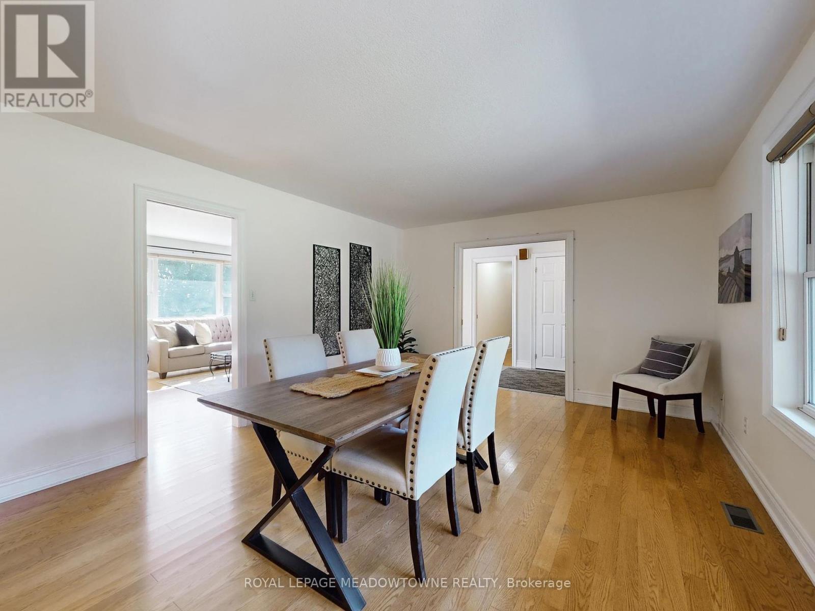 












4958 WELLINGTON RD 125

,
Erin,







Ontario
L7J2L9


