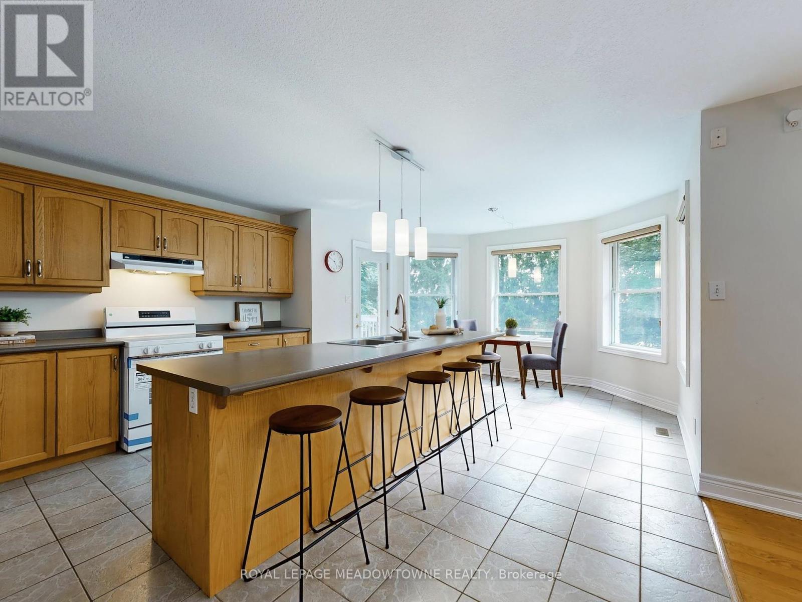 












4958 WELLINGTON RD 125

,
Erin,







Ontario
L7J2L9

