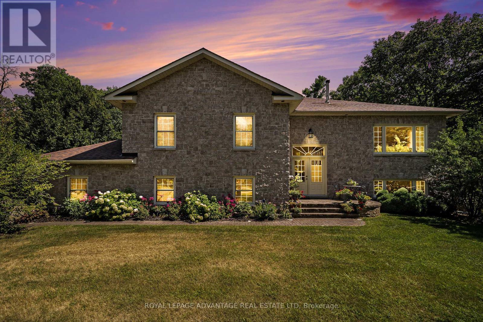 












334 STATION ROAD

,
Drummond/North Elmsley,




Ontario
K7A4S4

