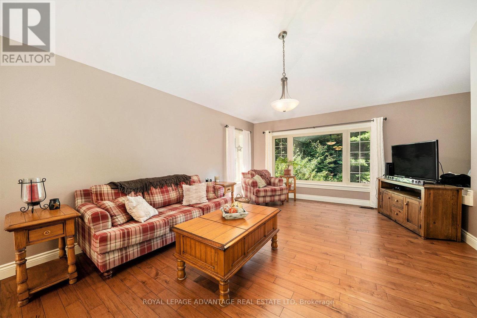 












334 STATION ROAD

,
Drummond/North Elmsley,




Ontario
K7A4S4

