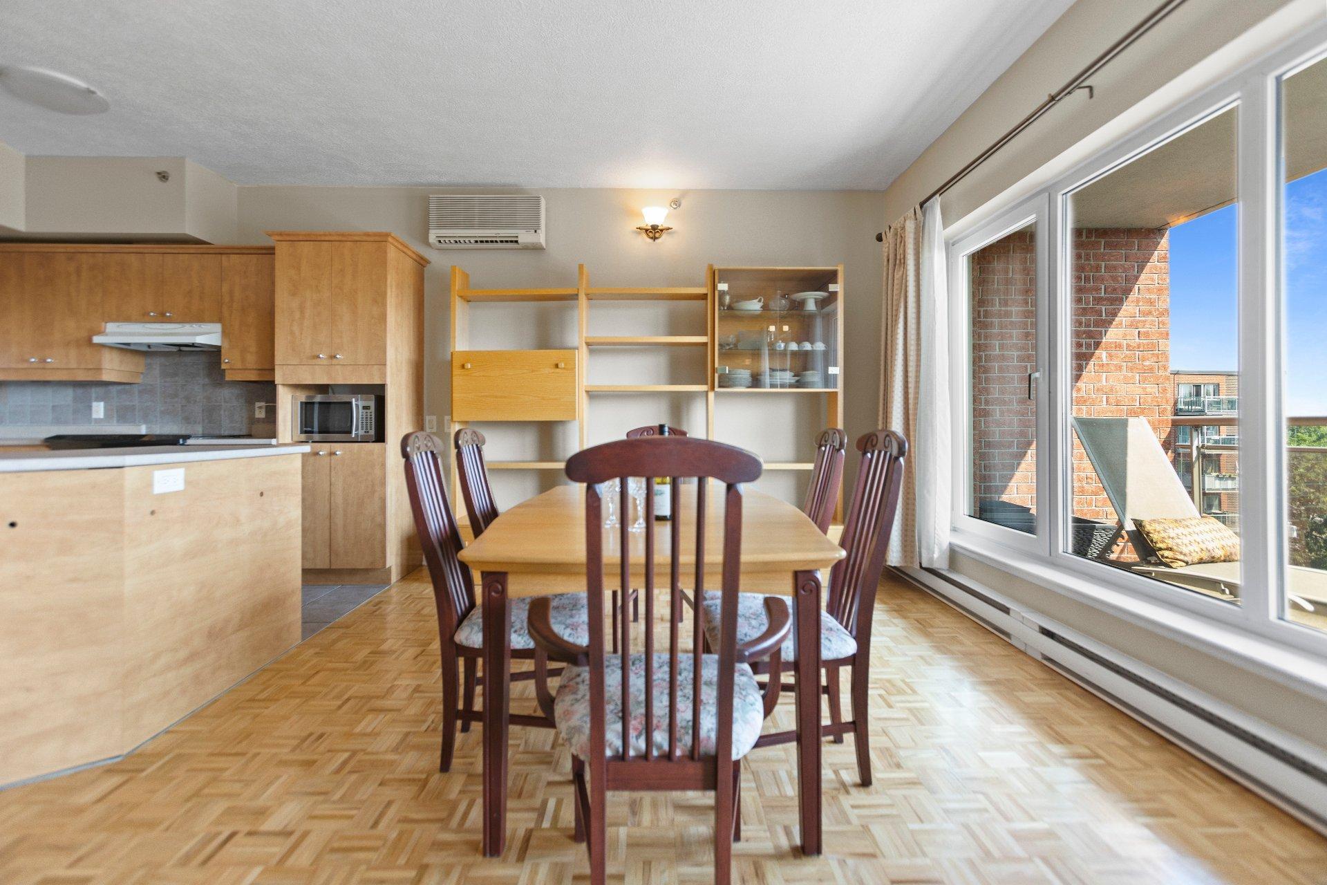 









18


Ch. du Bord-du-Lac-Lakeshore

, 717,
Pointe-Claire,




QC
H9S5X9

