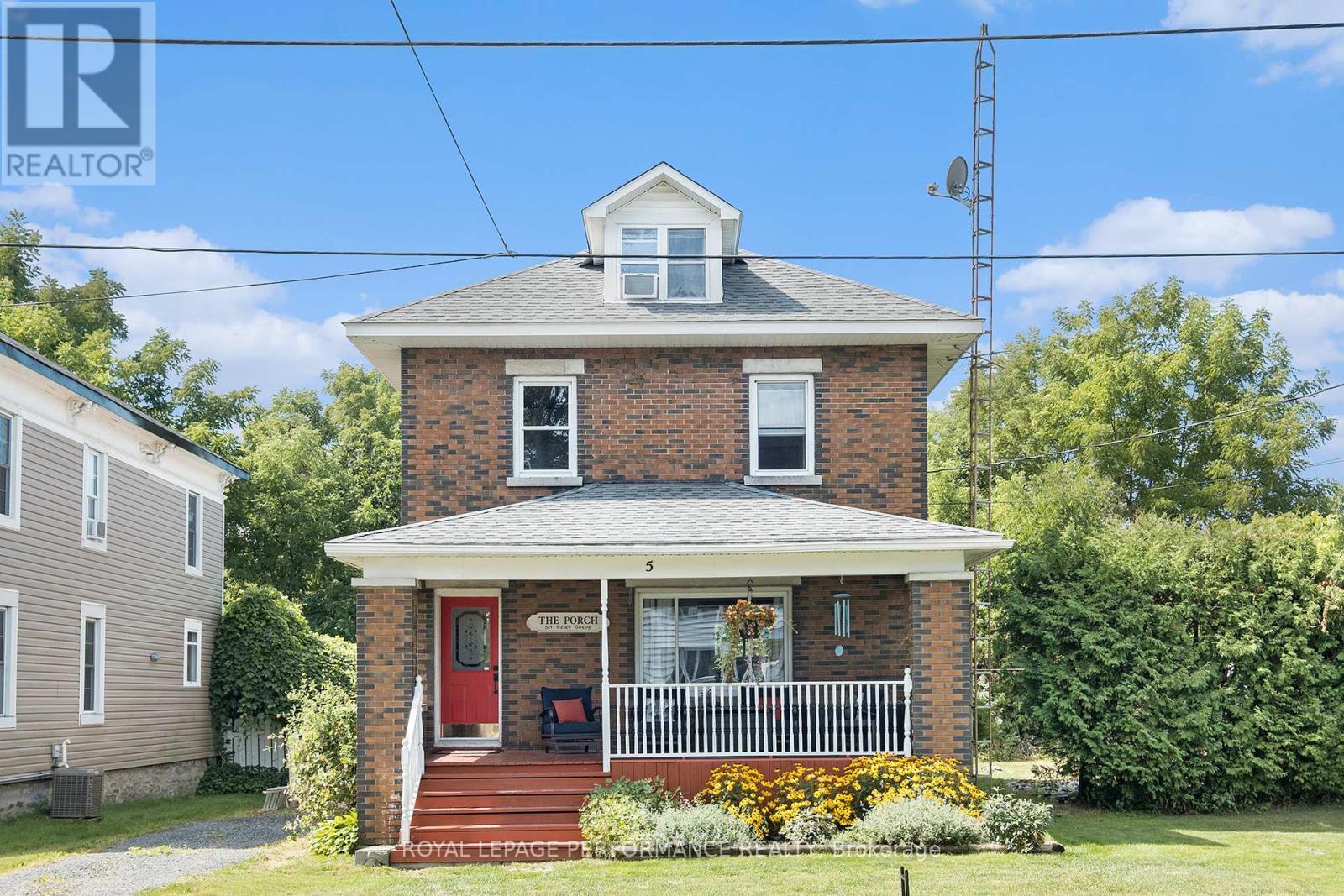 












5 MINTO STREET

,
North Stormont,




Ontario
K0C1K0

