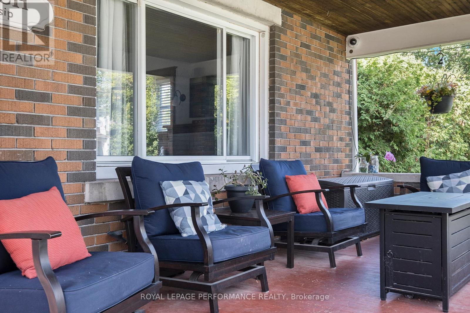












5 MINTO STREET

,
North Stormont,




Ontario
K0C1K0

