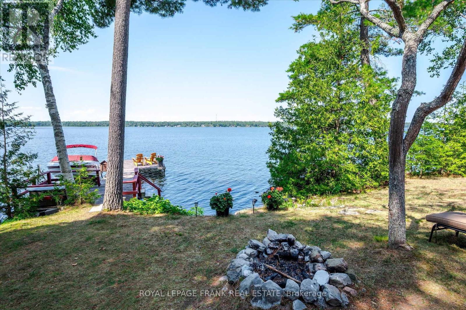












2724 NEWCOMB LANE

,
Selwyn,




Ontario
K0L2H0

