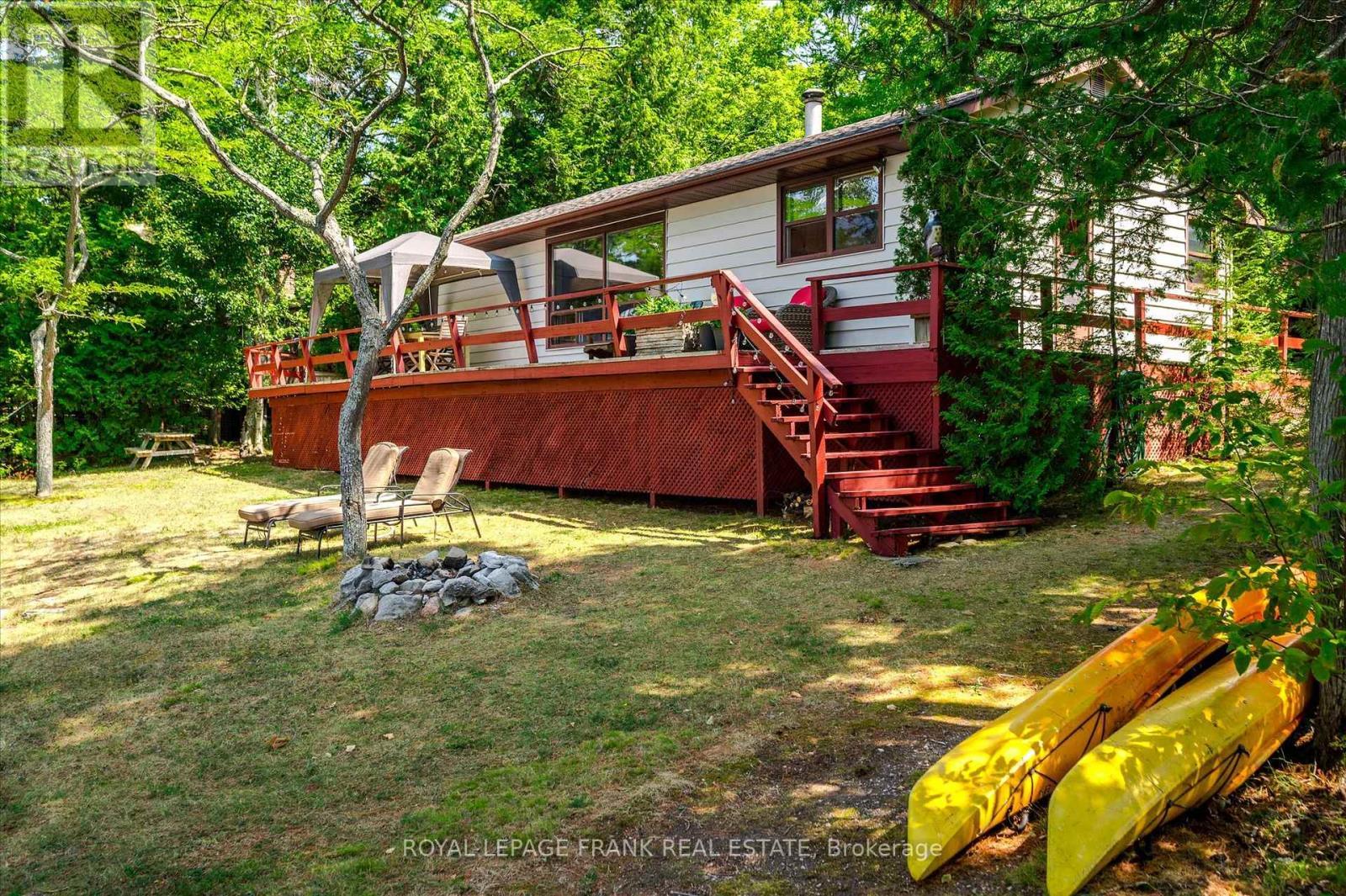 












2724 NEWCOMB LANE

,
Selwyn,




Ontario
K0L2H0

