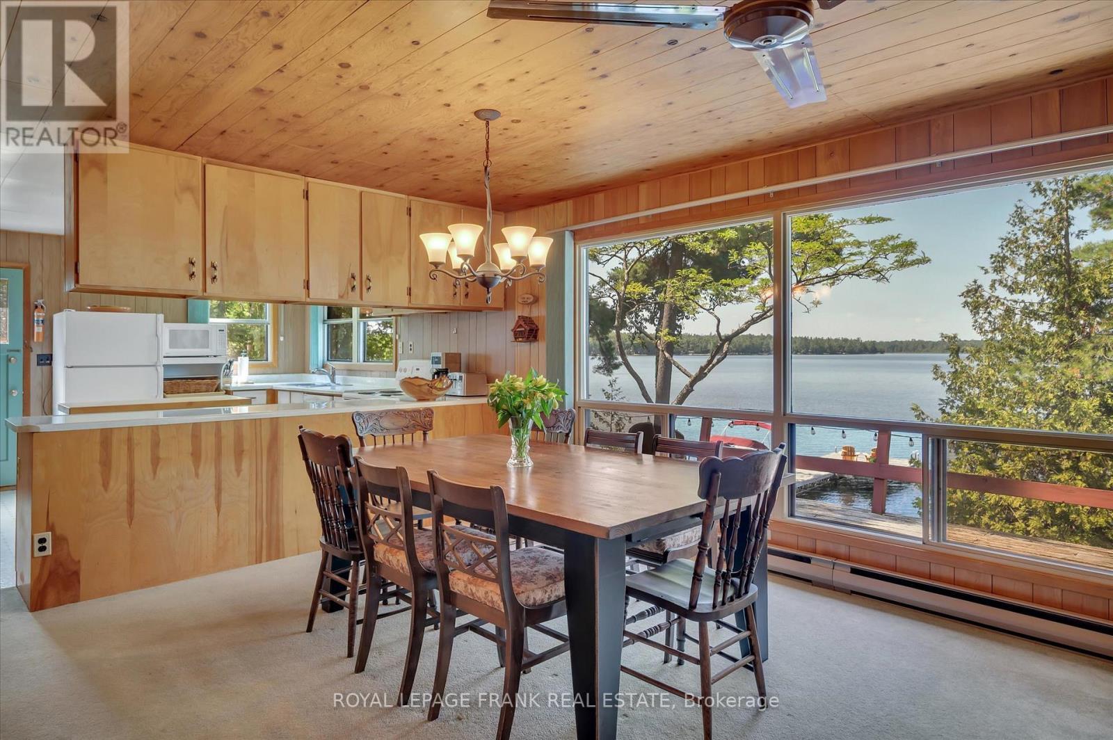 












2724 NEWCOMB LANE

,
Selwyn,




Ontario
K0L2H0

