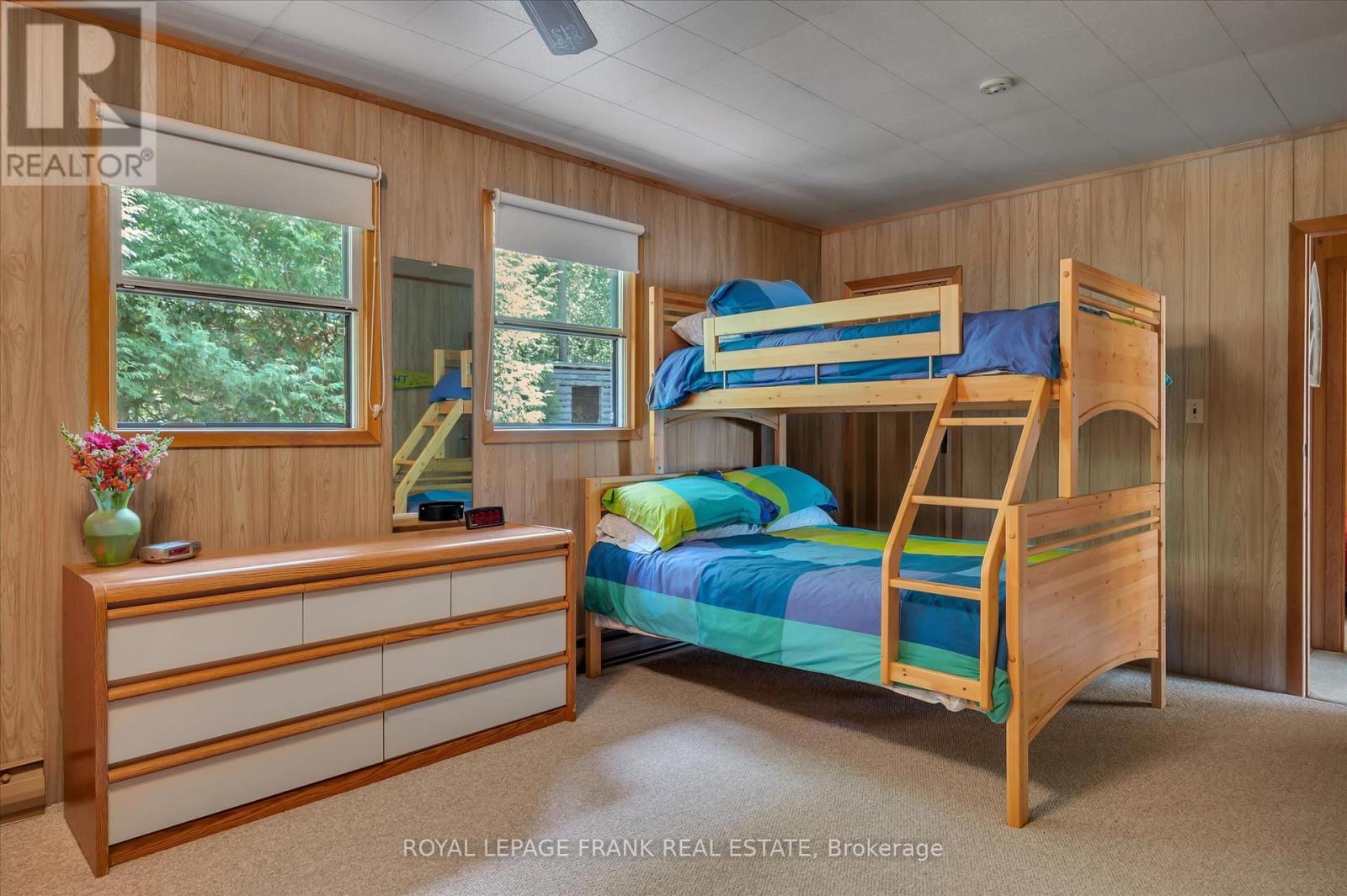 












2724 NEWCOMB LANE

,
Selwyn,




Ontario
K0L2H0

