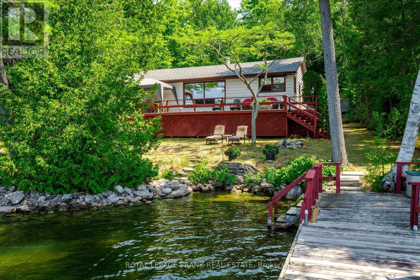 












2724 NEWCOMB LANE

,
Selwyn,




Ontario
K0L2H0

