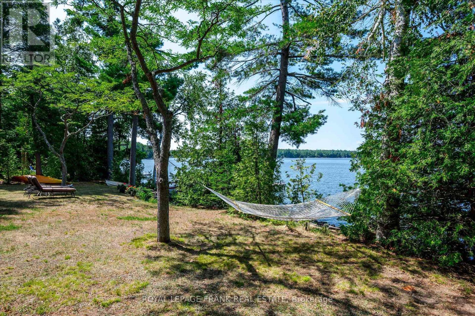 












2724 NEWCOMB LANE

,
Selwyn,




Ontario
K0L2H0

