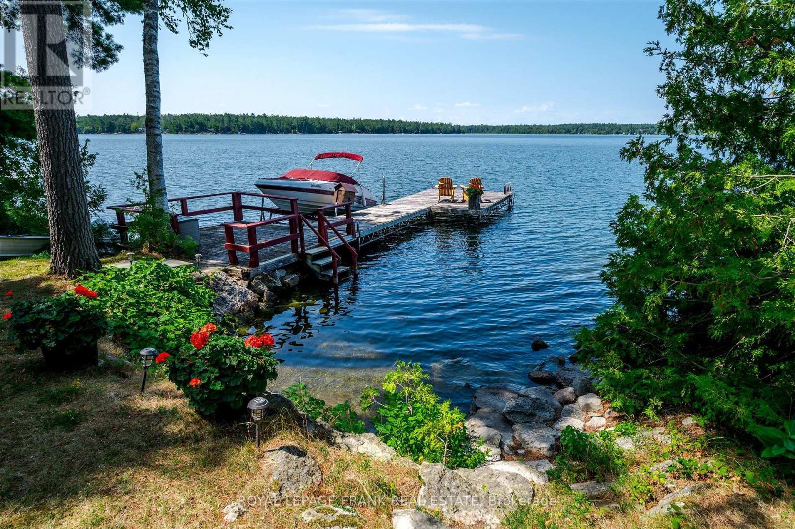 












2724 NEWCOMB LANE

,
Selwyn,




Ontario
K0L2H0

