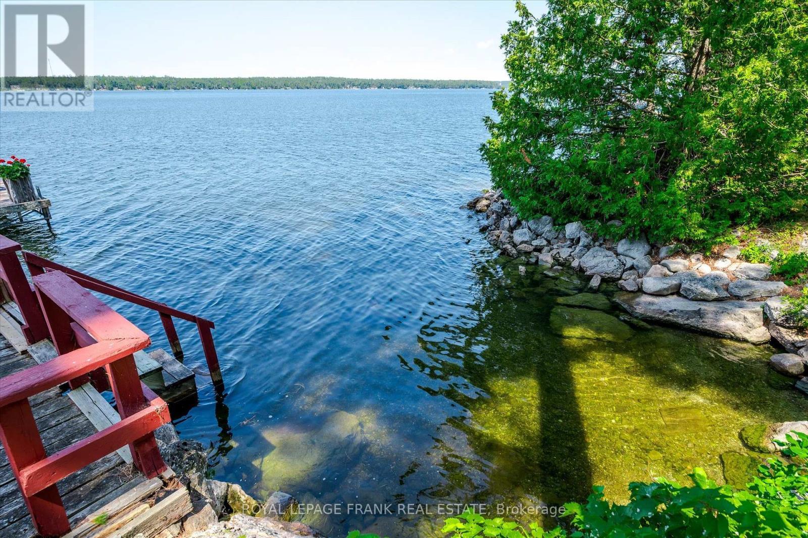 












2724 NEWCOMB LANE

,
Selwyn,




Ontario
K0L2H0


