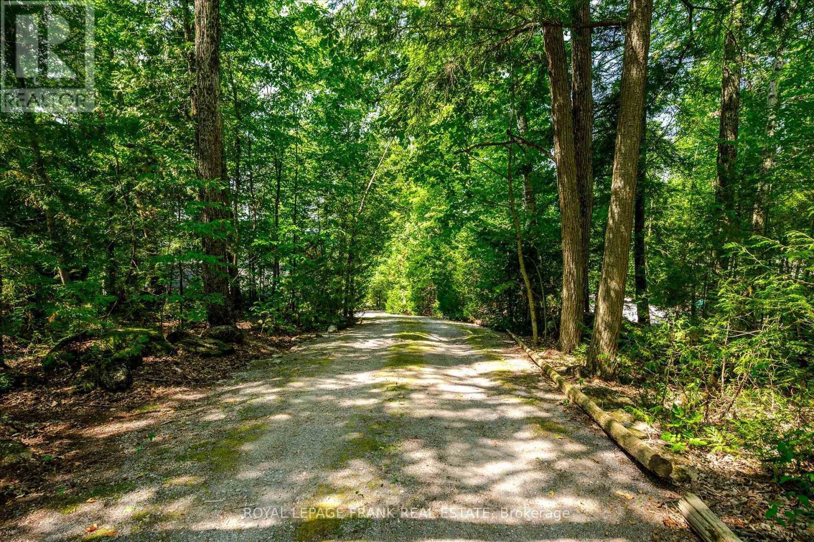 












2724 NEWCOMB LANE

,
Selwyn,




Ontario
K0L2H0

