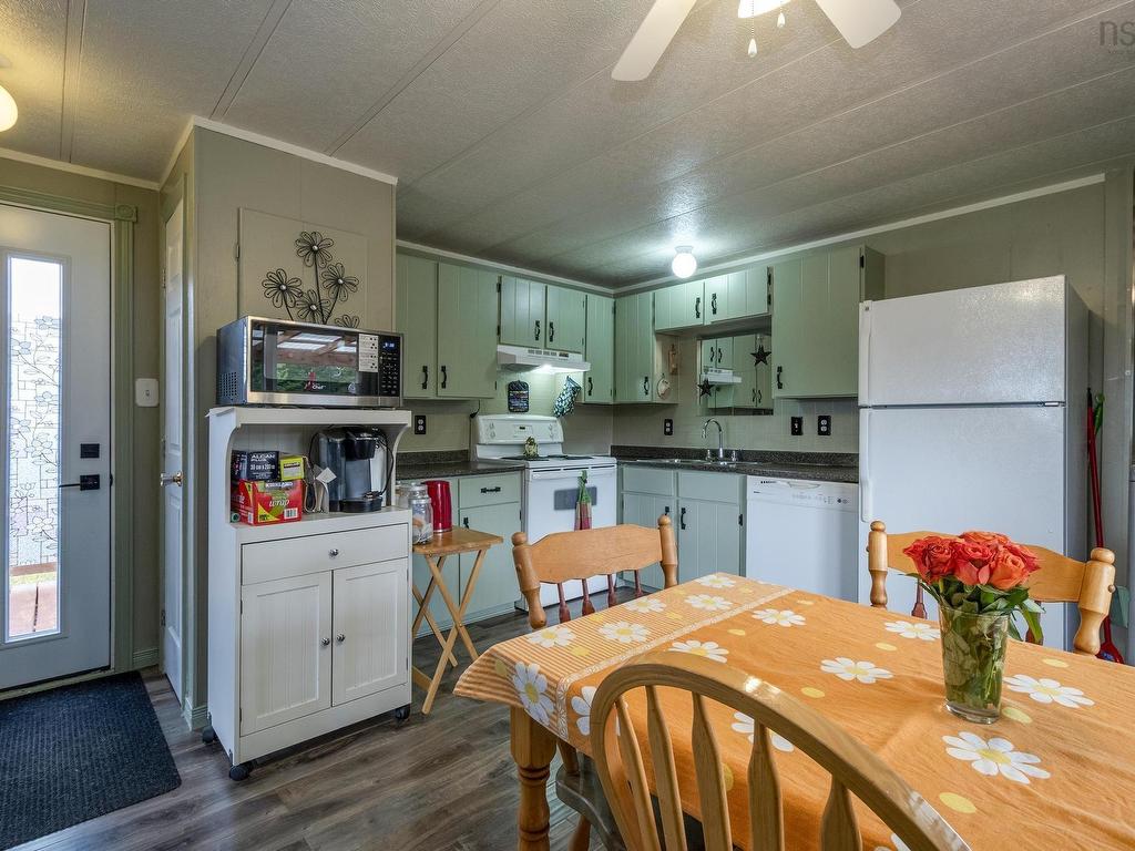 












25 Owen Avenue

,
Mount Uniacke,




NS
B0N 1Z0

