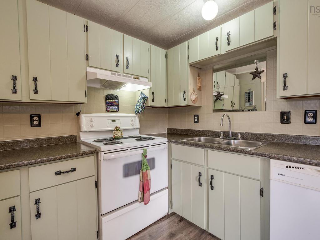 












25 Owen Avenue

,
Mount Uniacke,




NS
B0N 1Z0


