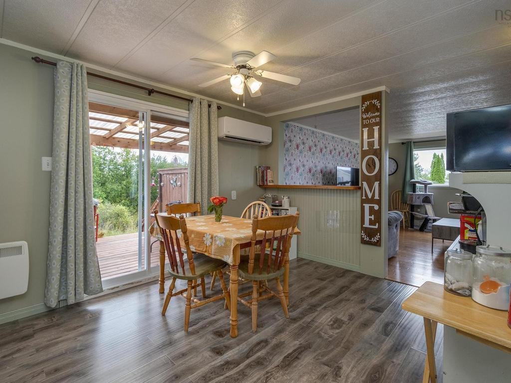 












25 Owen Avenue

,
Mount Uniacke,




NS
B0N 1Z0

