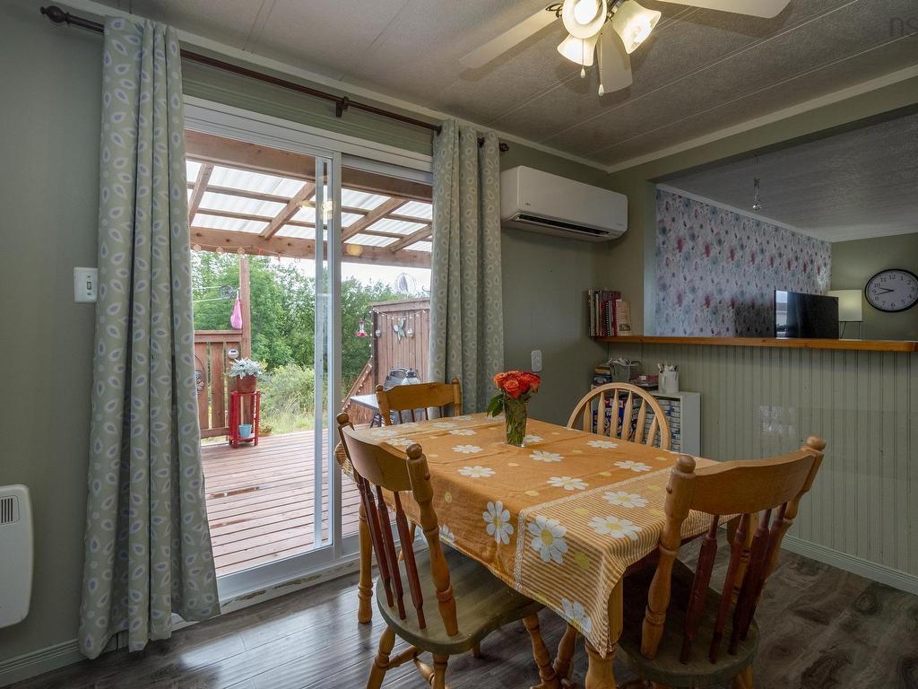 












25 Owen Avenue

,
Mount Uniacke,




NS
B0N 1Z0


