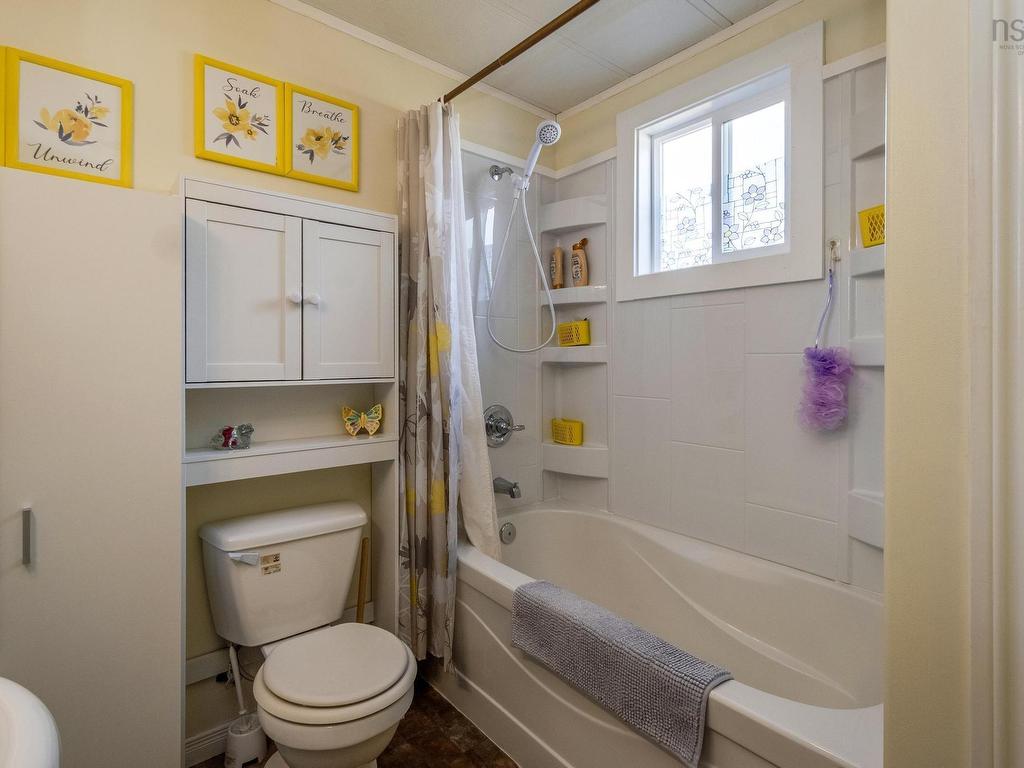 












25 Owen Avenue

,
Mount Uniacke,




NS
B0N 1Z0

