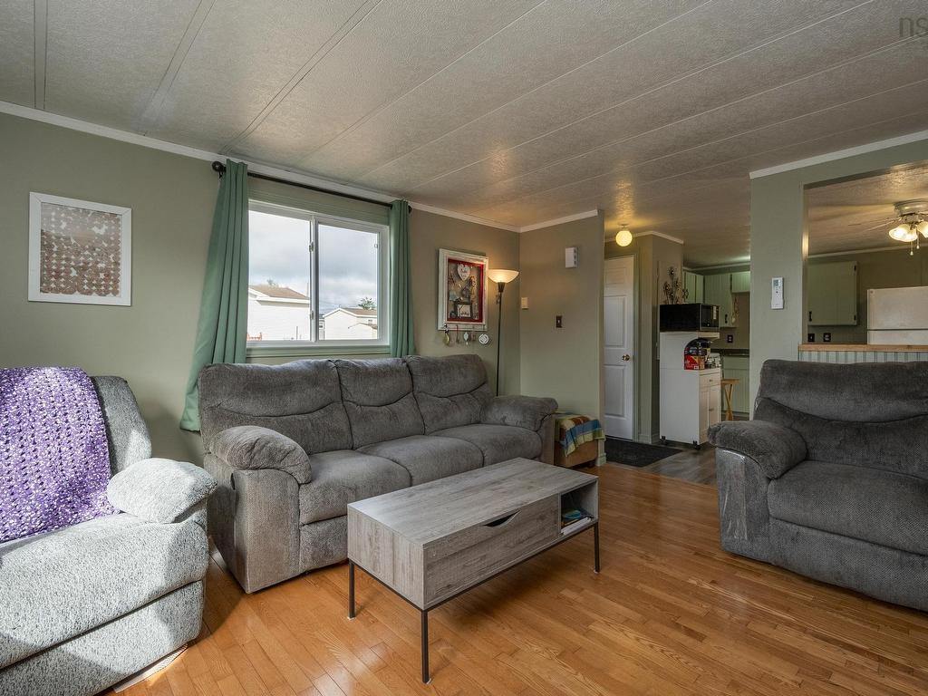 












25 Owen Avenue

,
Mount Uniacke,




NS
B0N 1Z0

