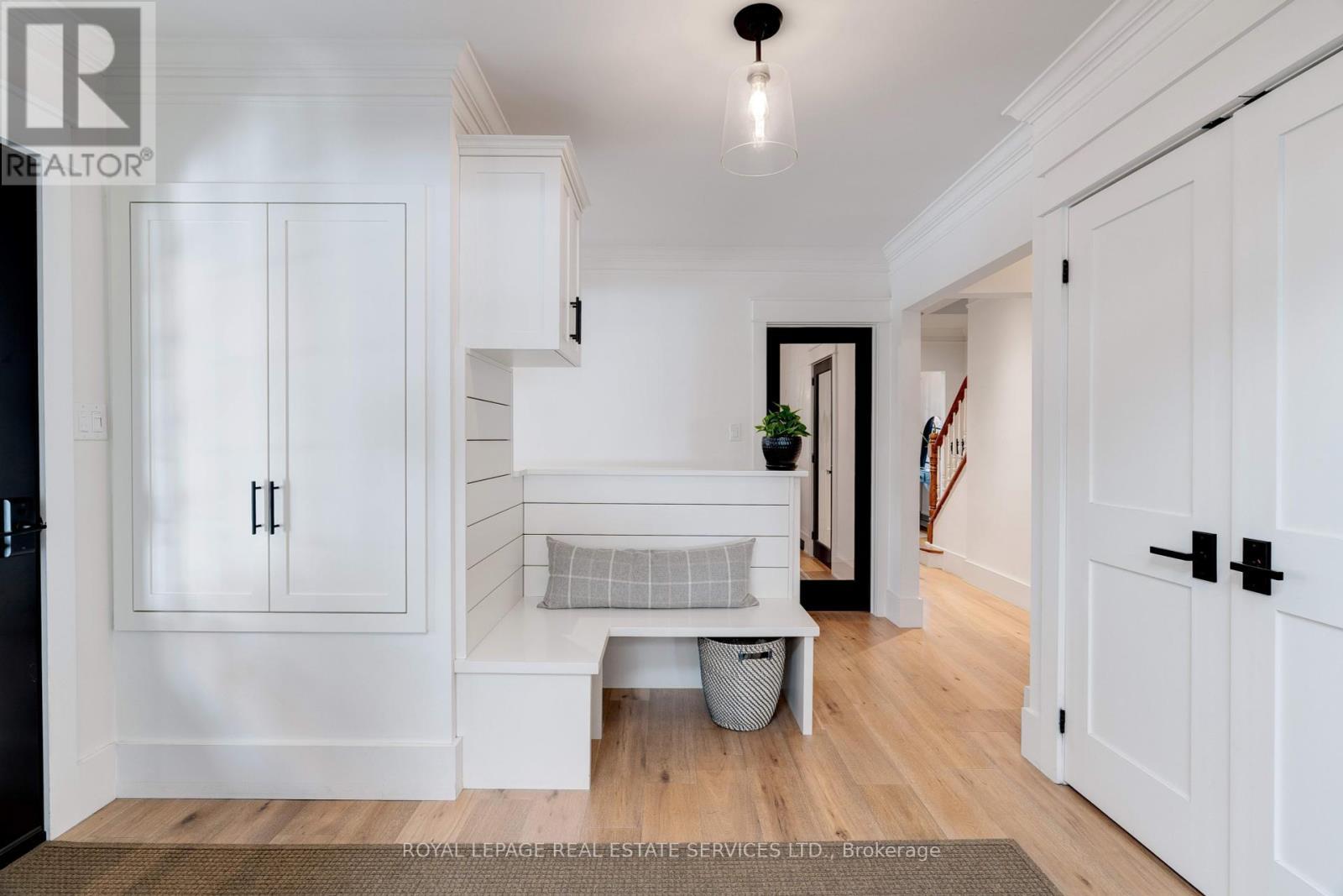 












41 FAIRWOOD PLACE E

,
Burlington,




Ontario
L7T2B7

