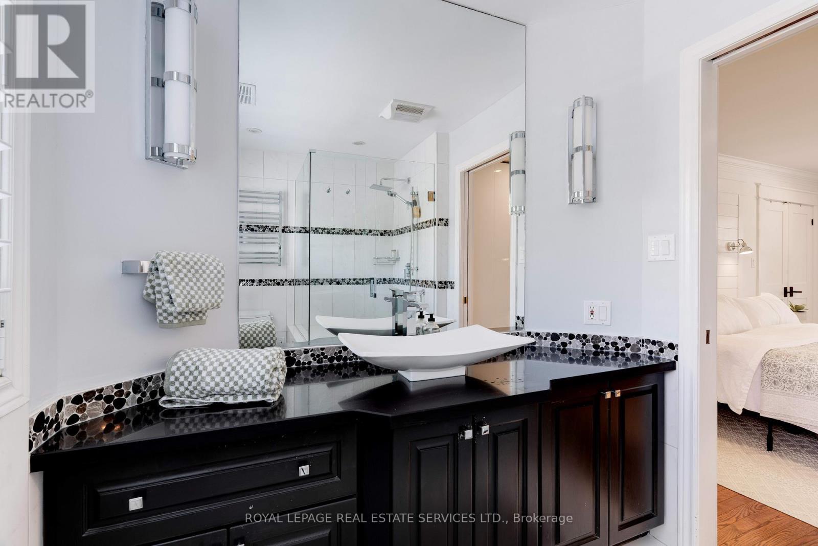












41 FAIRWOOD PLACE E

,
Burlington,




Ontario
L7T2B7

