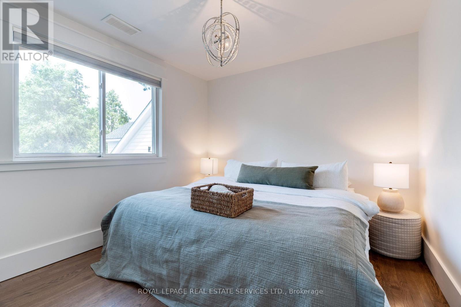 












41 FAIRWOOD PLACE E

,
Burlington,




Ontario
L7T2B7


