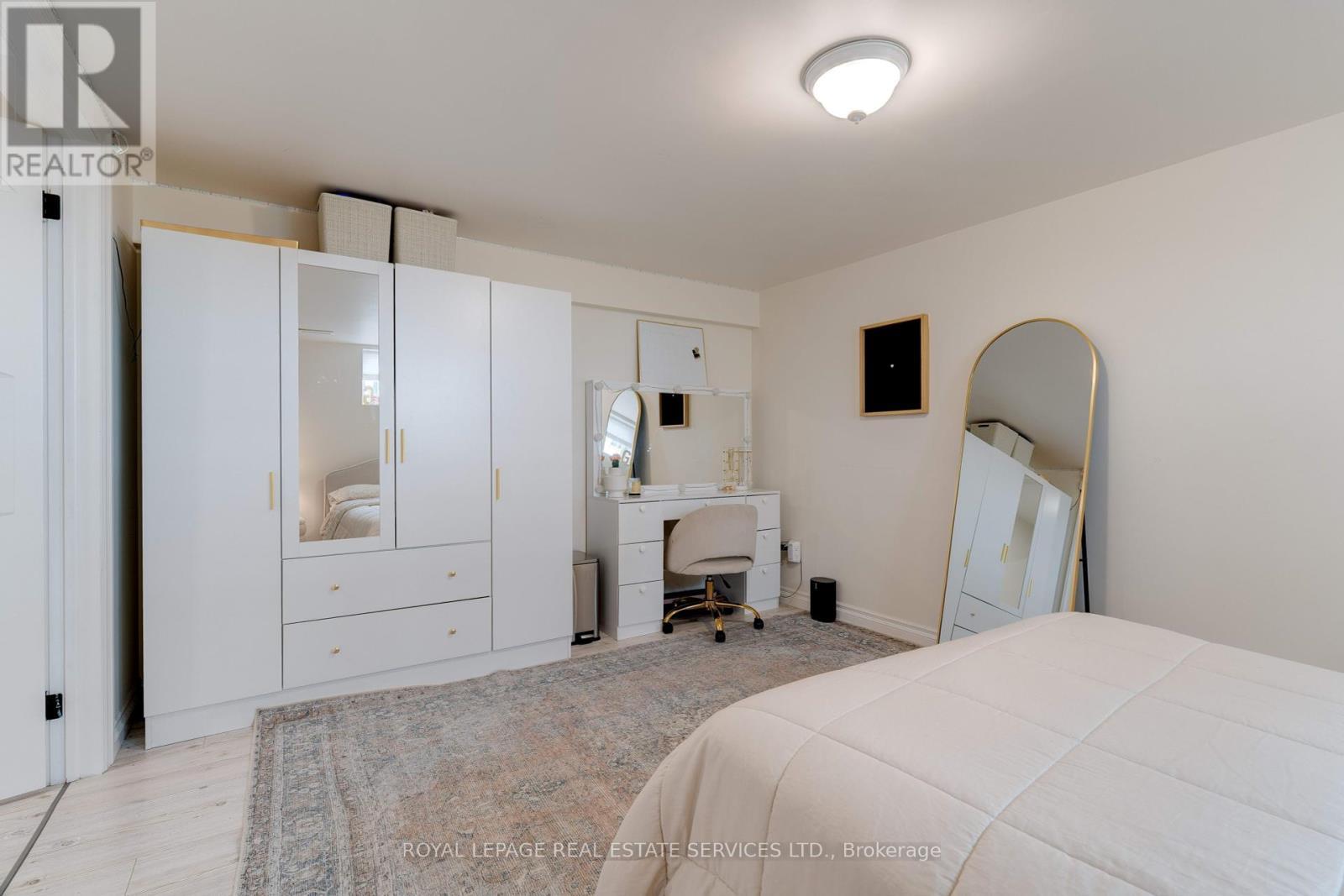 












41 FAIRWOOD PLACE E

,
Burlington,




Ontario
L7T2B7


