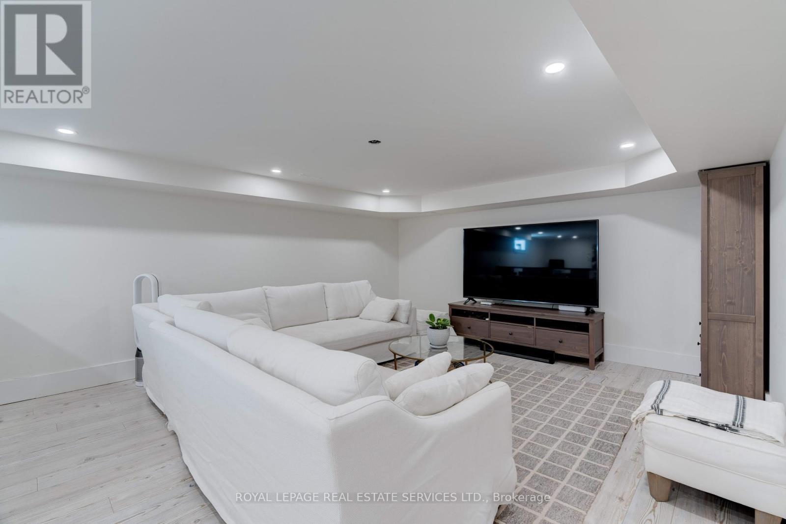 












41 FAIRWOOD PLACE E

,
Burlington,




Ontario
L7T2B7

