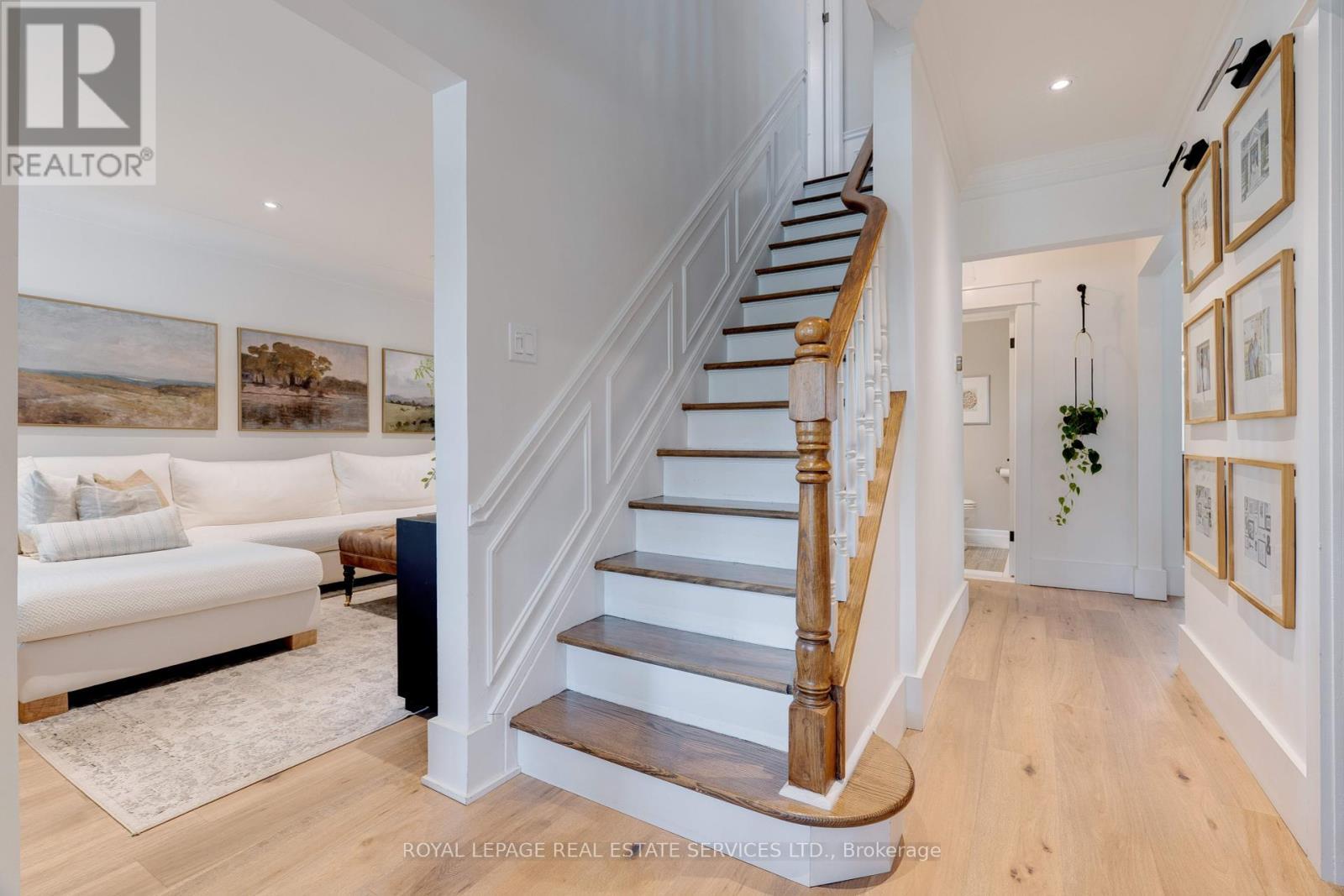 












41 FAIRWOOD PLACE E

,
Burlington,




Ontario
L7T2B7

