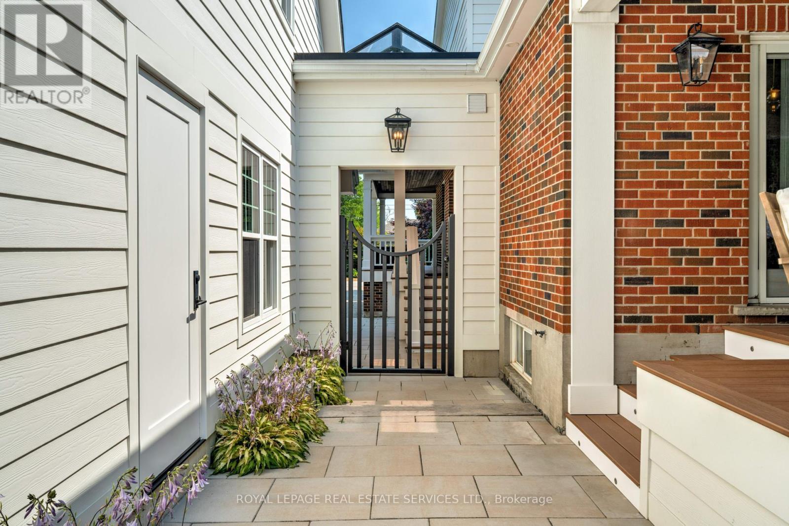 












41 FAIRWOOD PLACE E

,
Burlington,




Ontario
L7T2B7

