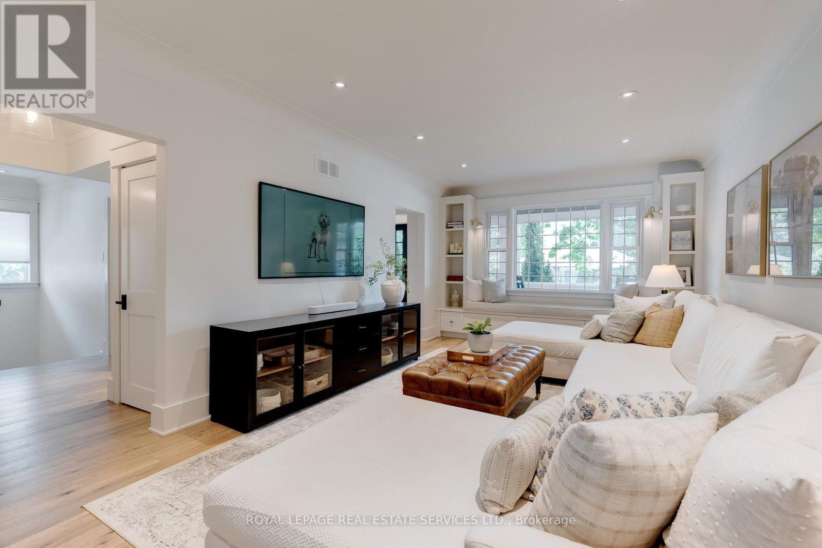 












41 FAIRWOOD PLACE E

,
Burlington,




Ontario
L7T2B7

