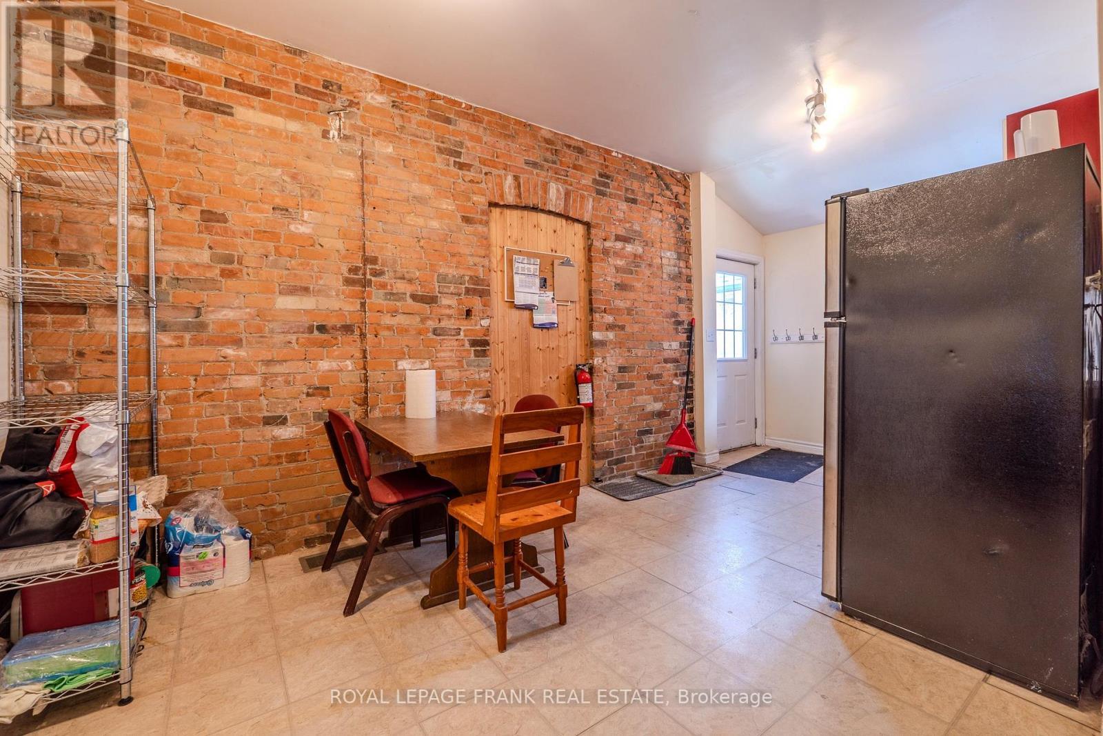 












87 DURHAM STREET W

,
Kawartha Lakes (Lindsay),




Ontario
K9V2P8

