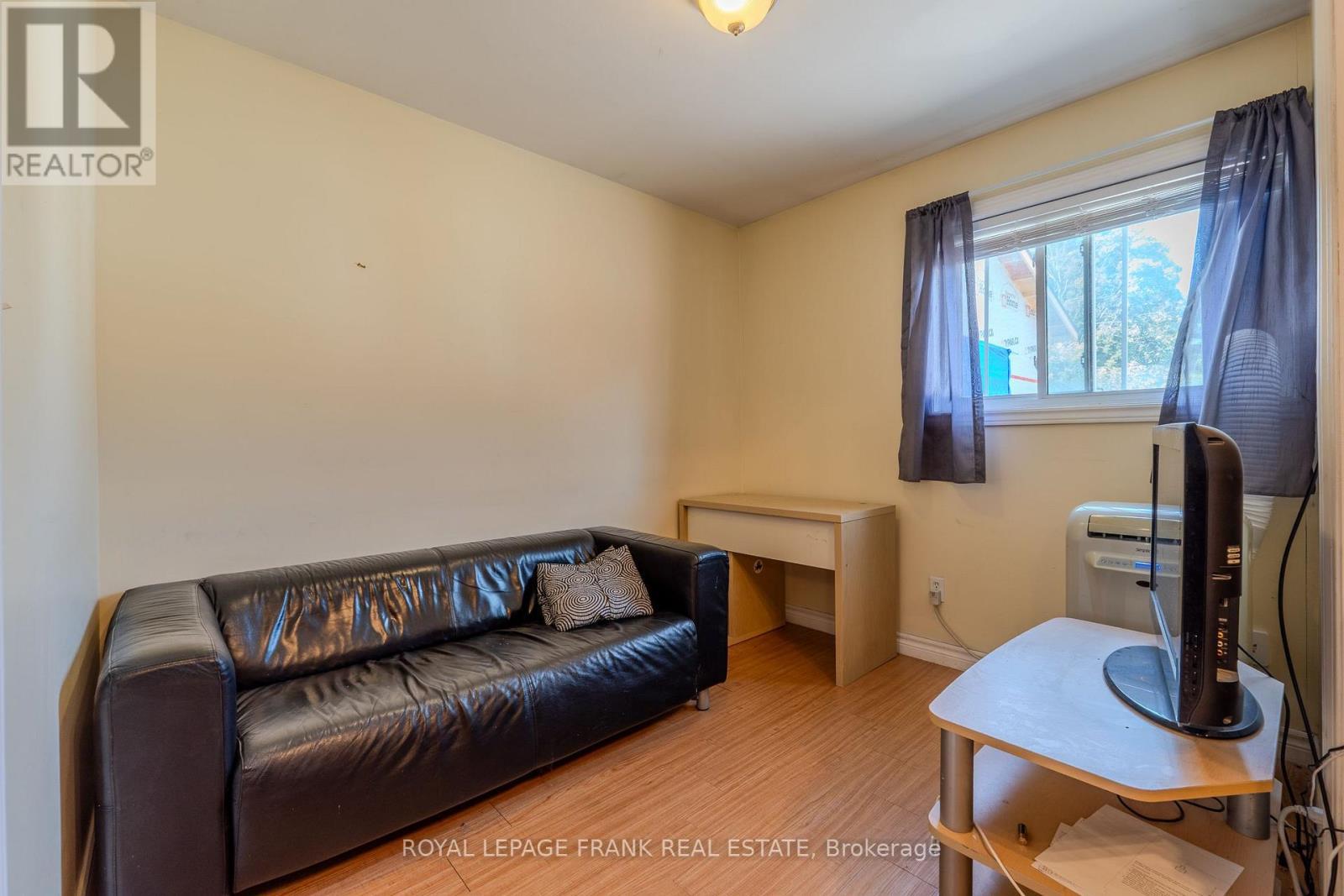 












87 DURHAM STREET W

,
Kawartha Lakes (Lindsay),




Ontario
K9V2P8

