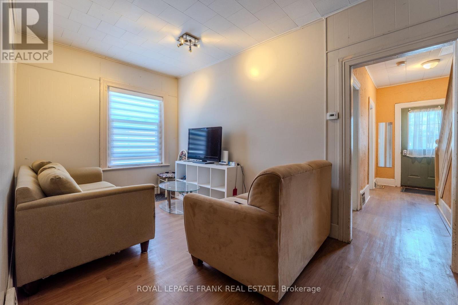 












87 DURHAM STREET W

,
Kawartha Lakes (Lindsay),




Ontario
K9V2P8

