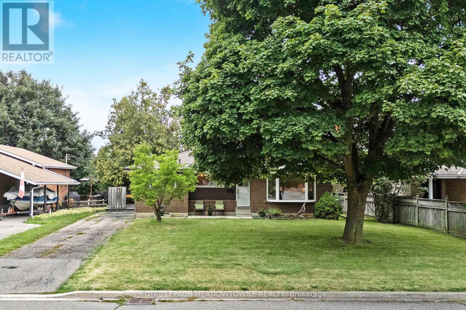 












379 WILLIAMS AVENUE

,
Milton,




Ontario
L9T2G3

