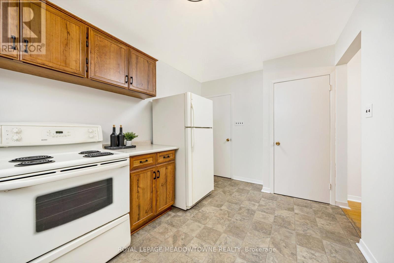 












379 WILLIAMS AVENUE

,
Milton,




Ontario
L9T2G3

